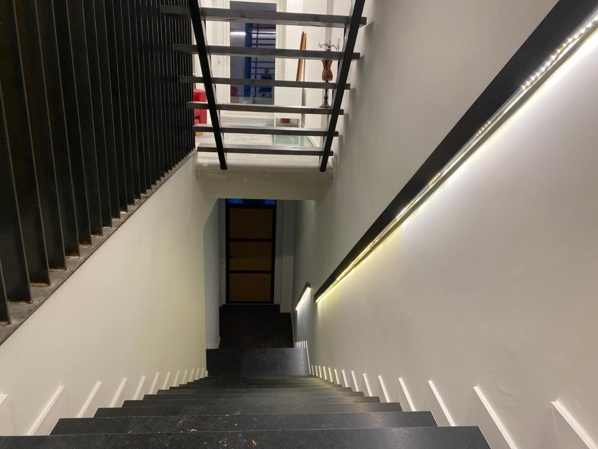 Jasalpi único Delante Del De Apartamento *