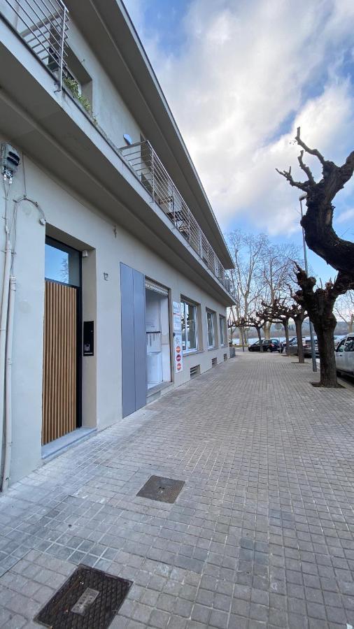 Jasalpi único Delante Del De Apartamento